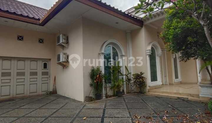 Disewakan Rumah Cocok untuk Office dan tempat tinggal Kemang Jakarta Selatan