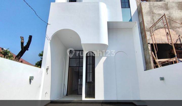 Dijual Rumah Brand New Modern Minimalis di Jakarta Barat  1