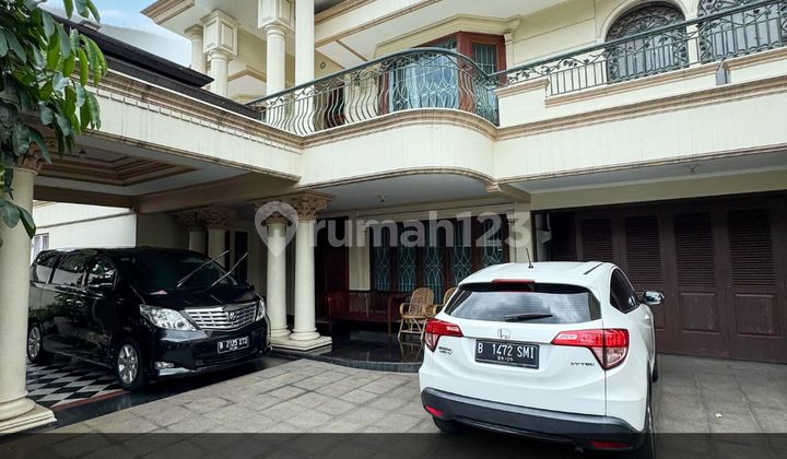 Dijual Atau Disewakan Rumah Modern Classic di Jakarta Selatan 