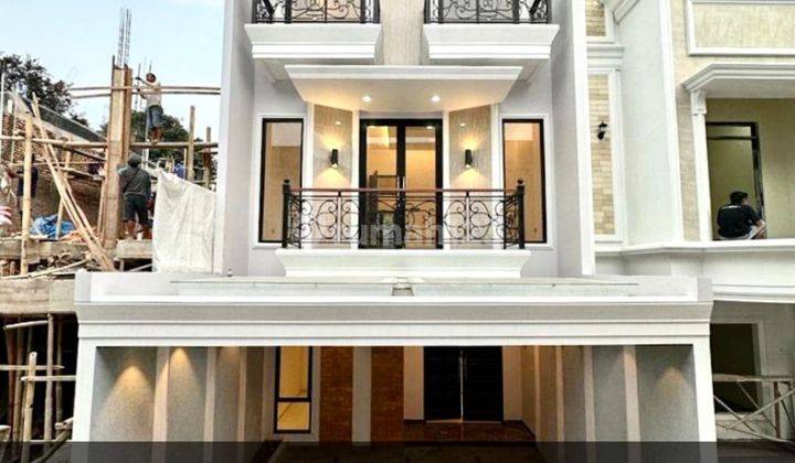 Dijual Rumah Minimalis Modern Lokasi Sangat Strategis di Jakarta Selatan  1