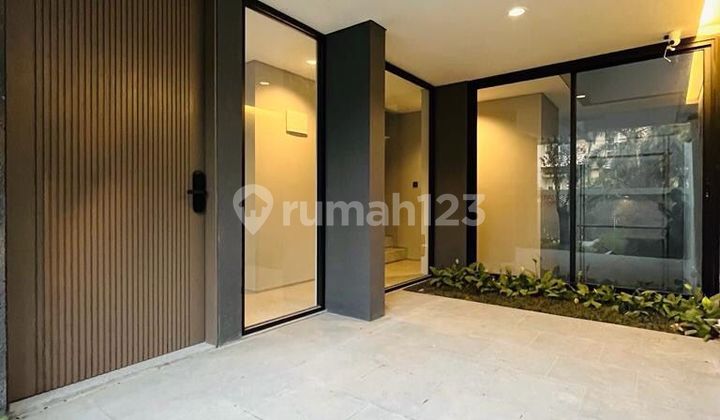 Dijual Rumah Brand New Modern Tropical Lokasi Strategis di Permata Hijau  2