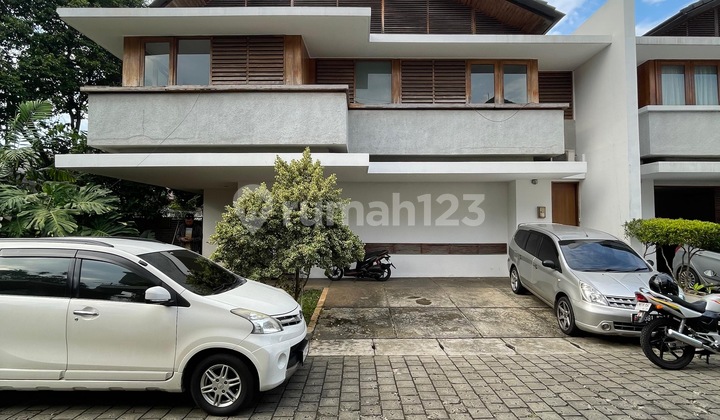 For Rent Rumah Modern Siap Huni dan Rapih Area Kemang Jakarta Selatan