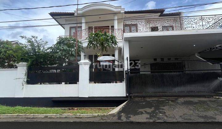 Dijual Rumah Modern Classic Lokasi Strategis di Jakarta Selatan  1