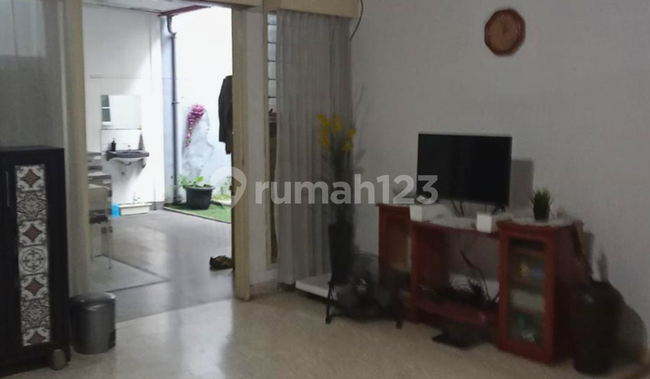 For Sale: Spacious and Serene House in the Strategic Cipete Area For Sale: Spacious and Serene House in the Strategic Cipete Area