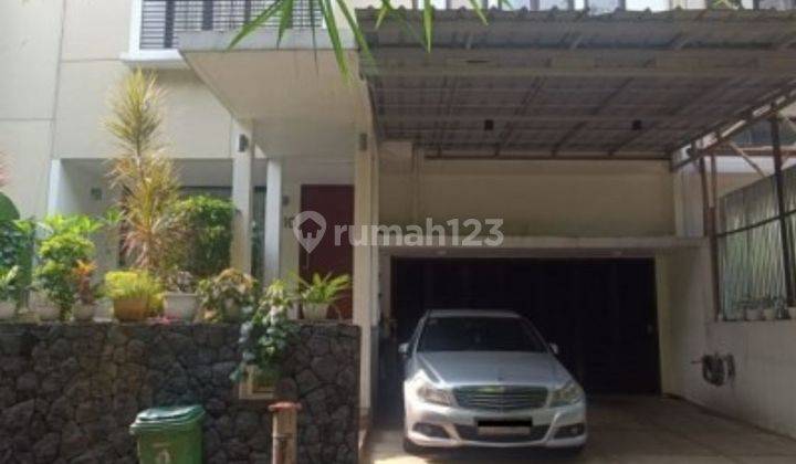 Rumah 2 Lantai Terawat di Teras Bintaro 2