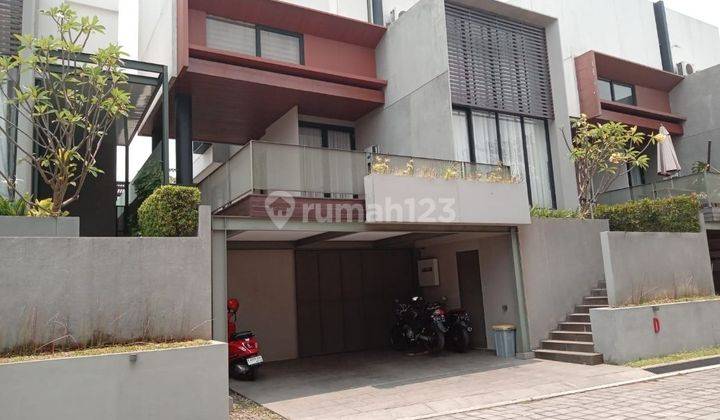 Rumah 2 Lantai Cantik Terawat di Perumahan Mayang 8 Residence 1