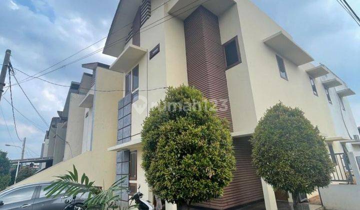 Dijual Cepat Rumah Murah  2 Lantai Terawat di Makasar Jakarta Timur 1