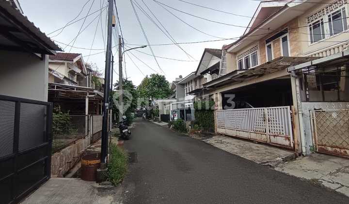 For Quick Sale: Good, Cheap House with SHM, 2 Floors in Bumi Bintaro Permai Housing Complex, Pesanggrahan, South Jakarta 2