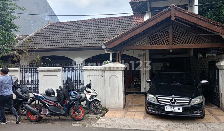 Dijual Cepat Rumah Lama Bagus Murah SHM di Kebayoran Lama Jakarta Selatan