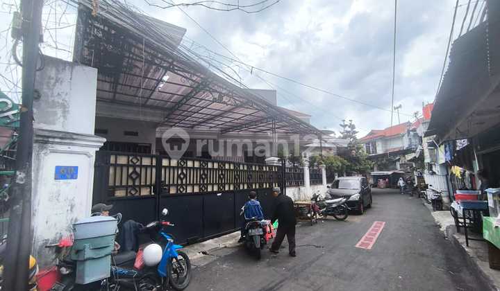 Turun Harga, Sangat Murah Rumah Bawah Harga Pasar di Chenghay Rawa Bunga Jatinegara Timur Jakarta Timur Turun Harga, Sangat Murah Rumah Bawah Harga Pasar di Chenghay Rawa Bunga Jatinegara Timur Jakarta Timur