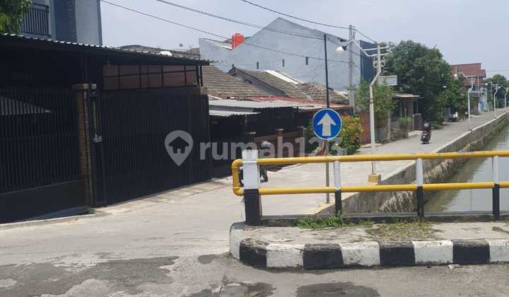 For Quick Sale: Well-Maintained House with SHM in Taman Duta Sukmajaya Housing Complex, Depok City. 2