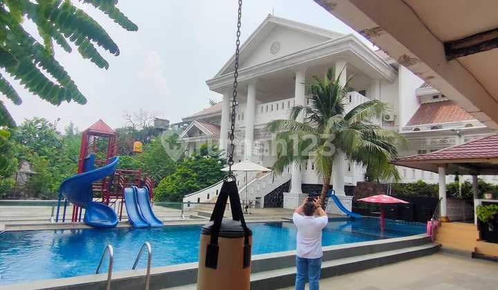 Dijual Cepat Rumah Mewah Murah dengan Kolam Renang di Komplek Palem Kartika Bambu Apuscip Cipayung Jakarta Timur