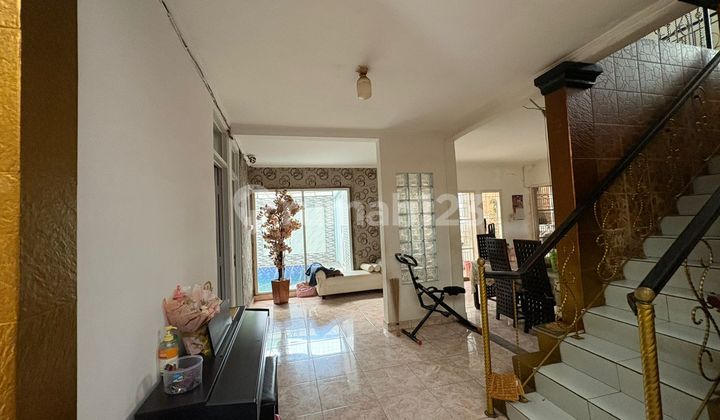 For Sale Quick Cheap Spacious House SHM 2 Floors in Jagakarsa South Jakarta