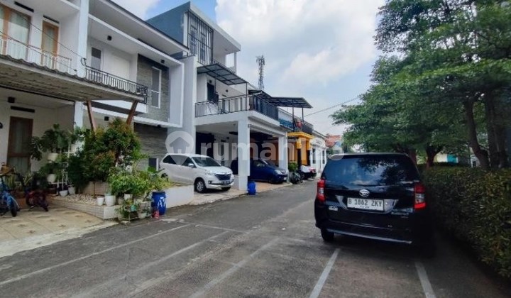 Dijual Cepat Rumah Bagus, 2 Lantai di Komplek Perumahan Bungur Residence Harjamukti Depok 2
