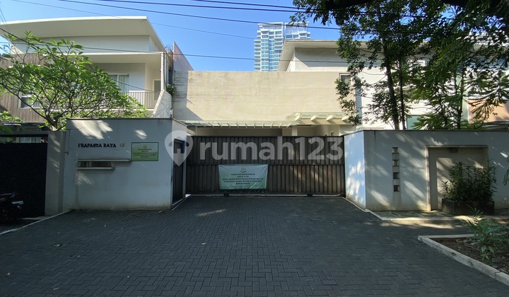 Dijual Rumah, Kantor dan Ruang Usaha Siap Pakai SHM Luas di Prapanca Raya Jakarta Selatan