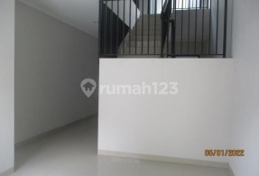 Dijual Cepat Rumah 2 Lantai Bagus Bersih Terawat SHM di Tebet Barat Jakarta Selatan 2