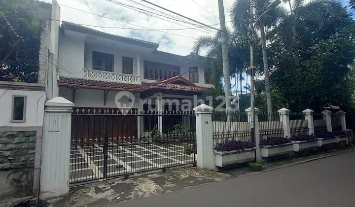 Dijual Cepat Rumah Murah Bagus Luas 2 Lantai Strategis Tengah Kota di Gandaria Utara Kebayoran Baru Jakarta Selatan