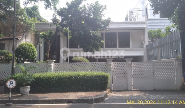 Dijual Rumah di Pusat Kota, Menteng, Jakarta, SHM, Strategis cocok untuk investasi 1
