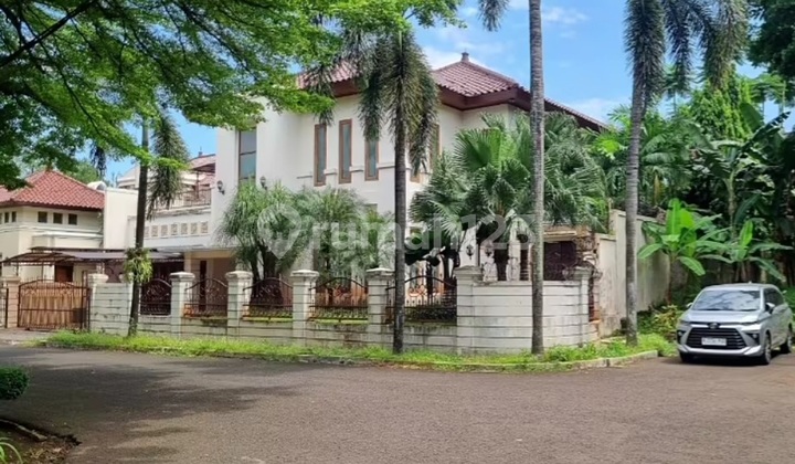 For Sale Fast Luxury House with Private Pool, Strategic, Corner, SHM in Pine View Residence Complex Bintaro South Jakarta For Sale Fast Luxury House with Private Pool, Strategic, Corner, SHM in Pine View Residence Complex Bintaro South Jakarta