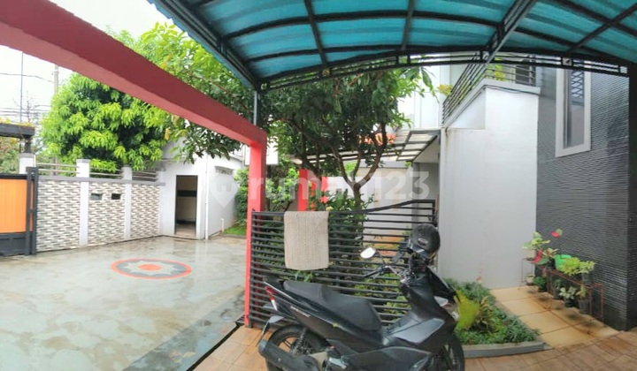 Rumah Strategis Dekat Univ Pembangunan Jaya di Bintaro bisa untuk Usaha 2