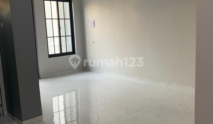 Rumah 2.lt Baru Dan Siap Huni Di Melati Mas 2