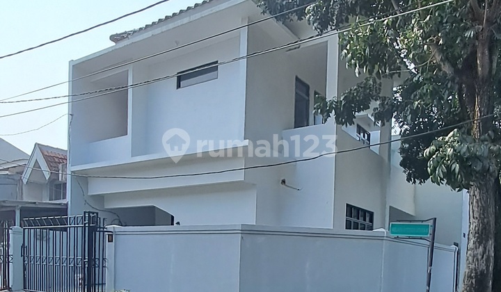 Rumah Baru Hoek Siap Huni Di Gading Serpong