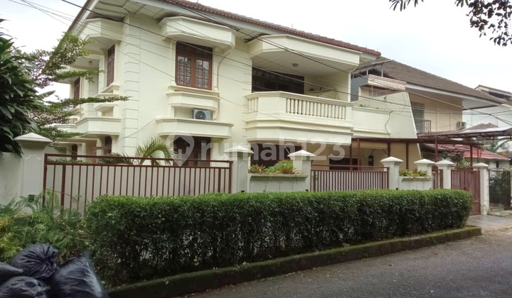 Corner Two-Storey House in Lebak Bulus, Cilandak, South Jakarta 2