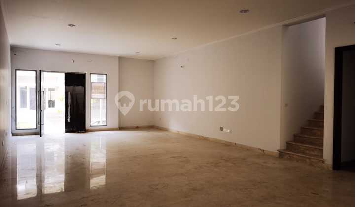 Dijual Cepat Rumah Golf Island 200m2. Unfurnished, HGB, Best Price!