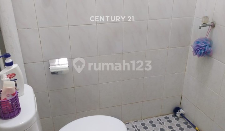 Ready to Occupy East-Facing Strategic House on Jl Dewi Sartika, Bandung 2