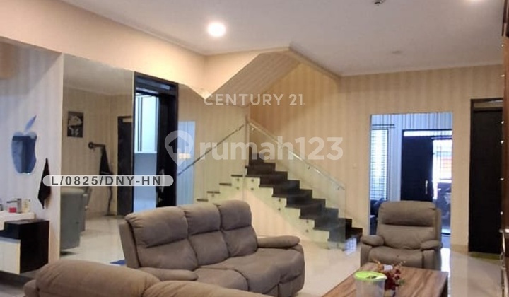 Ready-to-Occupy and Strategic 2-Story House in Tki 3 Bandung Ready-to-Occupy and Strategic 2-Story House in Tki 3 Bandung