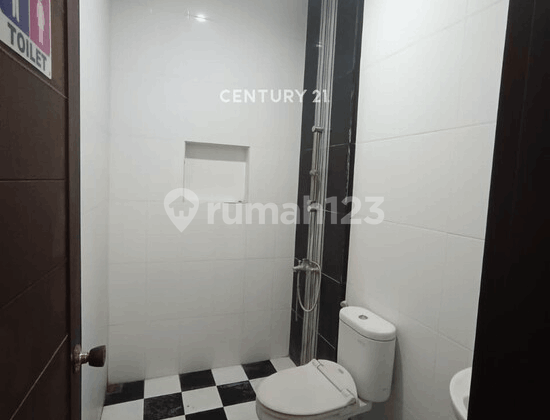 Comfortable and Strategic Fully Furnished House in Thi Kota Bandung 2