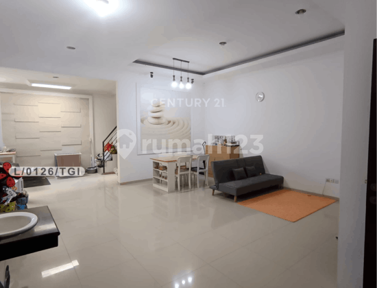 Comfortable and Strategic Fully Furnished House in Thi Kota Bandung 1