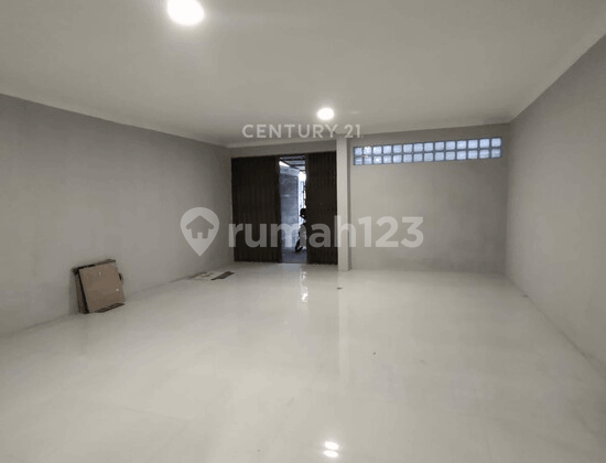 2-Story Strategic House Ready to Occupy in Taman Holis Indah 1 Bandung 2