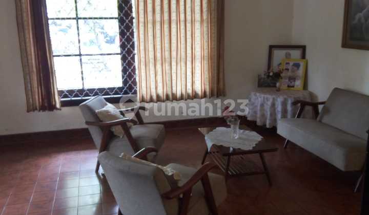 Di Jalan Citarum Bandung 2 Lantai Rumah Belanda 2