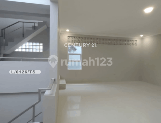 Rumah 2 Lantai Strategis Siap Huni di Taman Holis Indah 1 Bandung Rumah 2 Lantai Strategis Siap Huni di Taman Holis Indah 1 Bandung