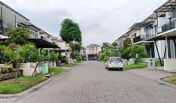 Rumah minimalis Bagus di Royal residence wiyung 2