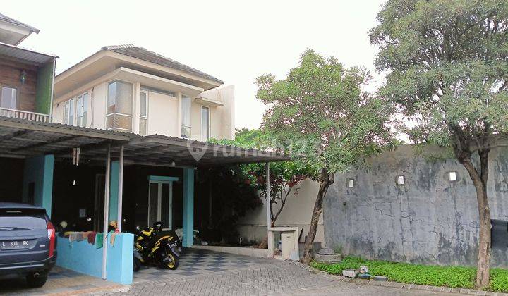 Rumah pojok selatan 2 Lantai di Royal residence wiyung 1