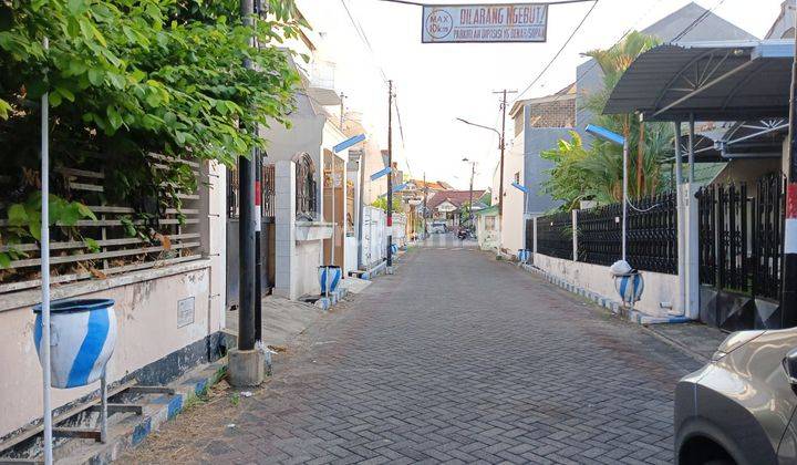 Rumah Simpang Darmo Permai Selatan, Surabaya 33499 2