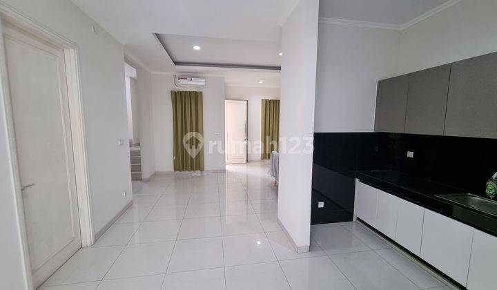 Rumah cantik fully furnish di alam sutera  2