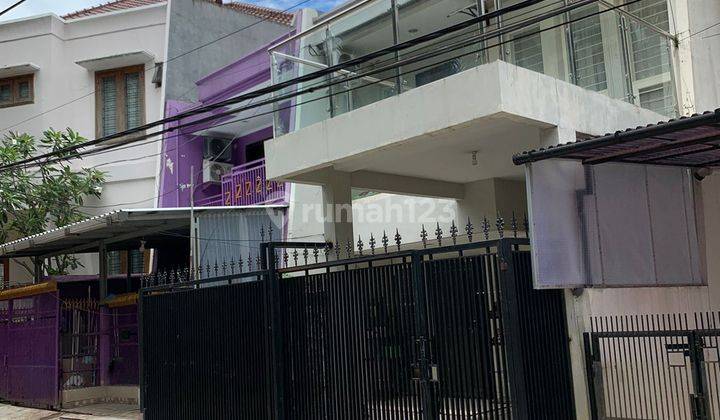 Rumah Minimalis Sudah Renovasi Di Jakarta Barat  1