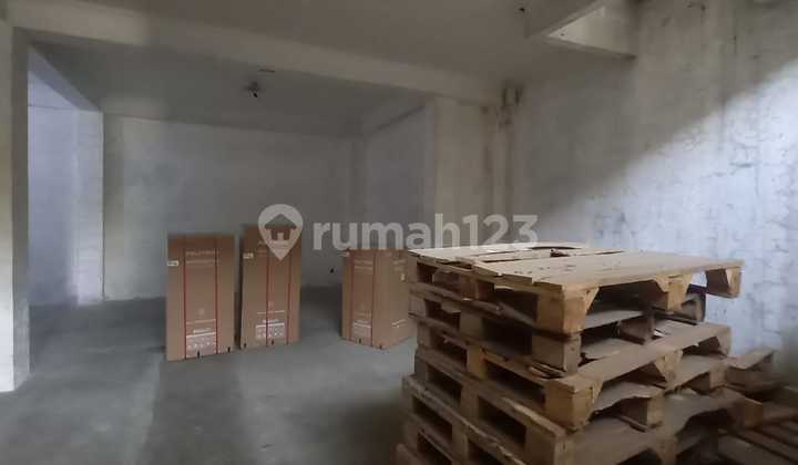 Rumah di Citarum Lokasi Strategis 2