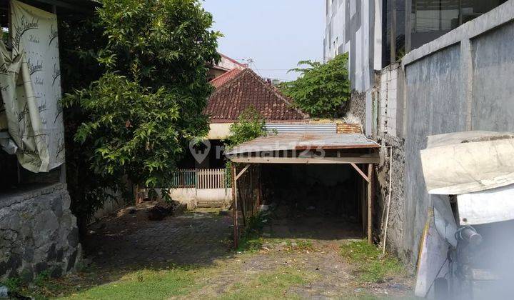 Dijual tanah dan rumah tua di di Jalan jenderal sudirman 1