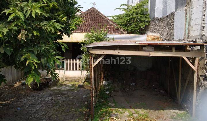 Dijual tanah dan rumah tua di di Jalan jenderal sudirman 2