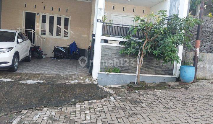 Dijual rumah 2 Lantai Bagus SHM 1