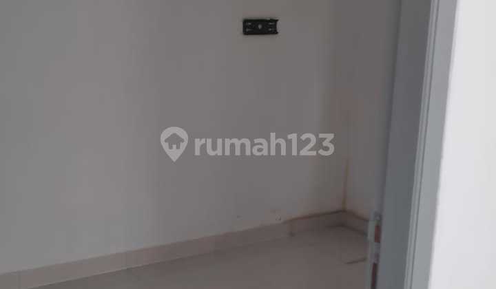 The house is still in good condition, well-positioned. 2