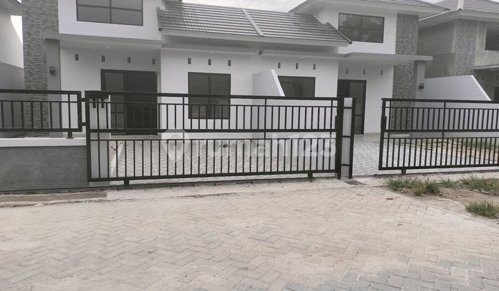 Rumah Baru Lengkap Pagar Keliling Surat SHM Rumah Baru Lengkap Pagar Keliling Surat SHM