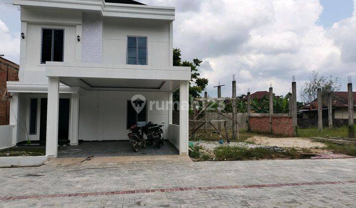 Rumah 2 Lantai Mewah Tengah Kota Lokasi Gobah 1