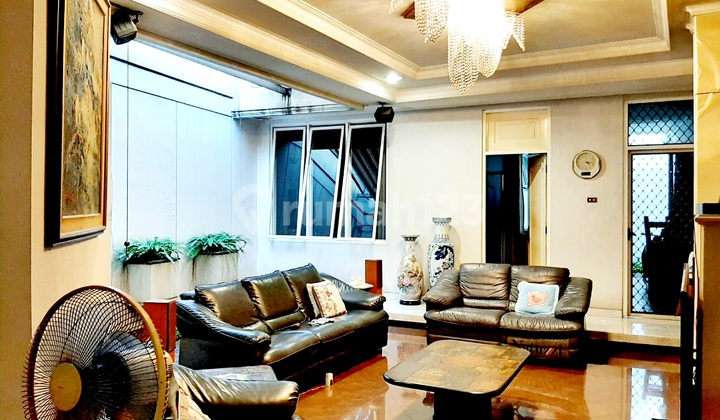 Rumah Bebas Banjir Taman Kedoya Baru Jakarta Barat