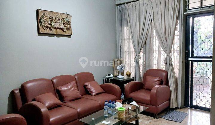 Rumah 2 Lantai Banyak Taman Di Taman Kedoya Baru, Jakarta Barat 2