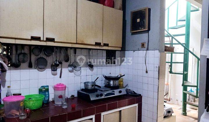 Rumah 2 Lantai Banyak Taman Di Taman Kedoya Baru, Jakarta Barat 2